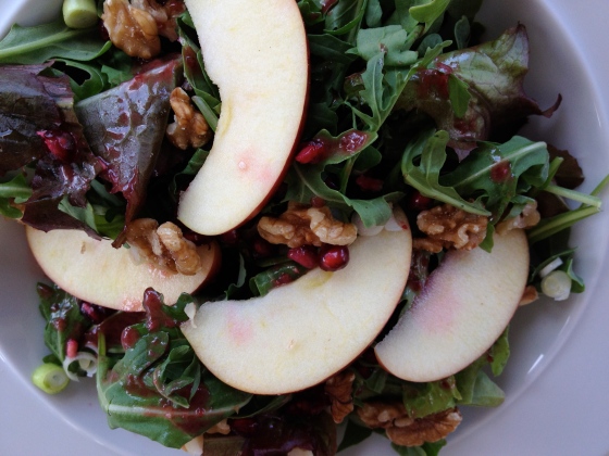 Salad with pomegranate and apple 